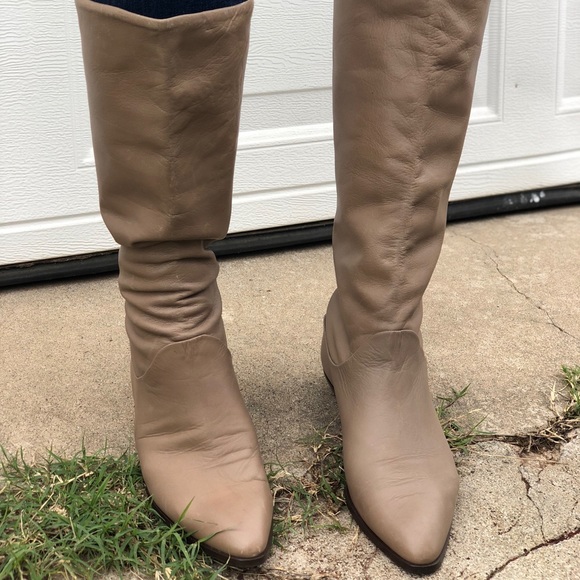 Bandolino Shoes - ◽️bandolino◽️vintage taupe leather boots